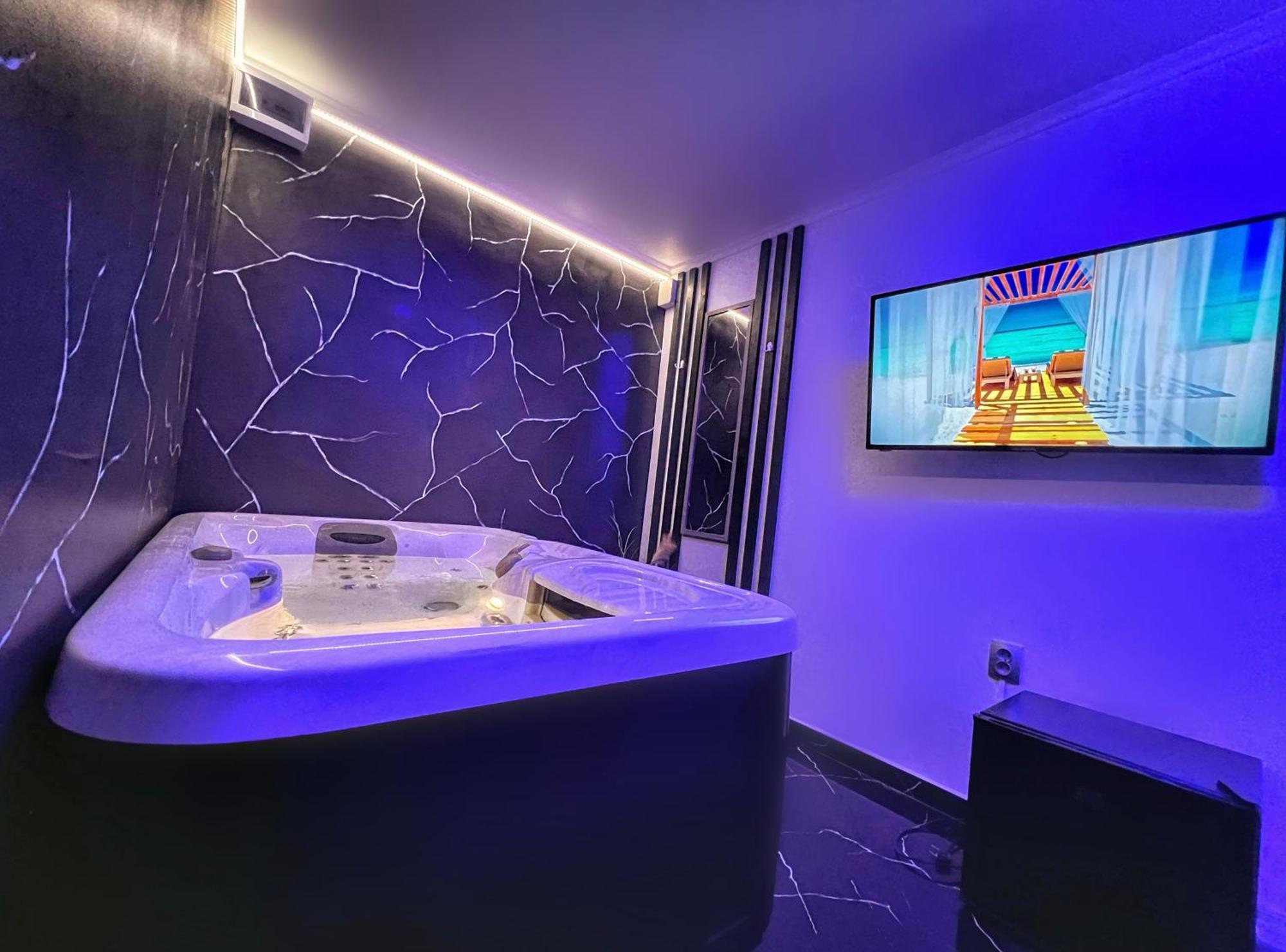 Apartment Luxor - Jacuzzi&cozy Hermannstadt